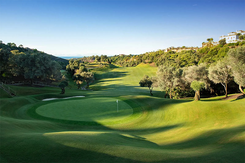 golf courses marbella