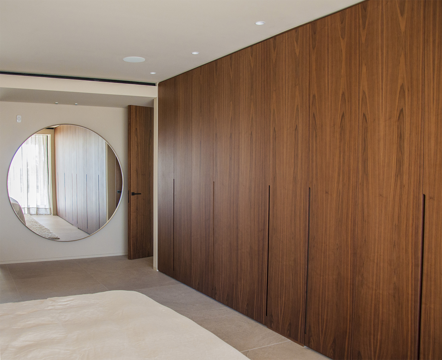 Personalized wardrobes and wooden elements